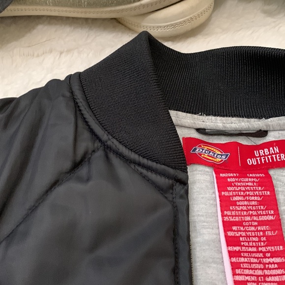 Dickie’s Urban Outfitter black Quilted Jacket. Ladies size medium. - Picture 8 of 10